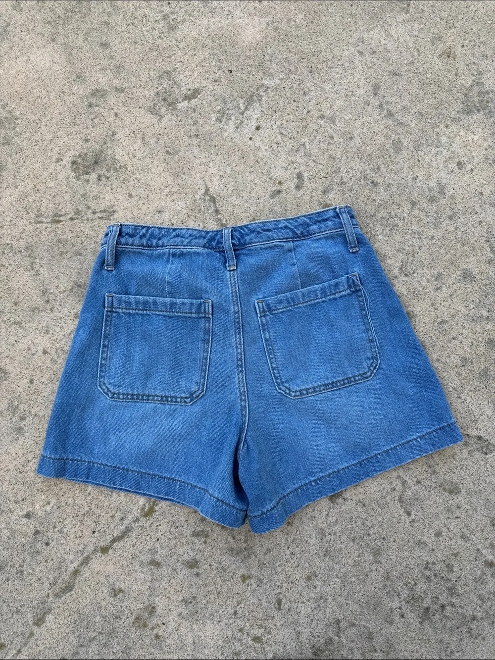 Universal Thread Women's Highest Rise A-Line Patch Pocket Jean Shorts Size 6